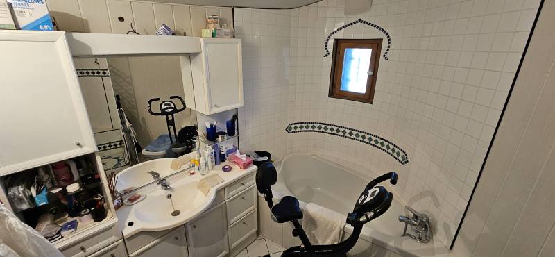 Rénovation complète de salle de bain moderne à Uzès par Ozoneo - Tendance Chauffage