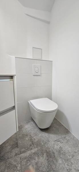 Rénovation complète de salle de bain moderne à Uzès par Ozoneo - Tendance Chauffage